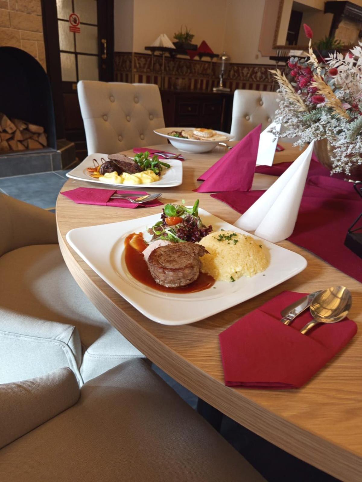 Hotel Lovecky Zamecek Orion Либерц Экстерьер фото