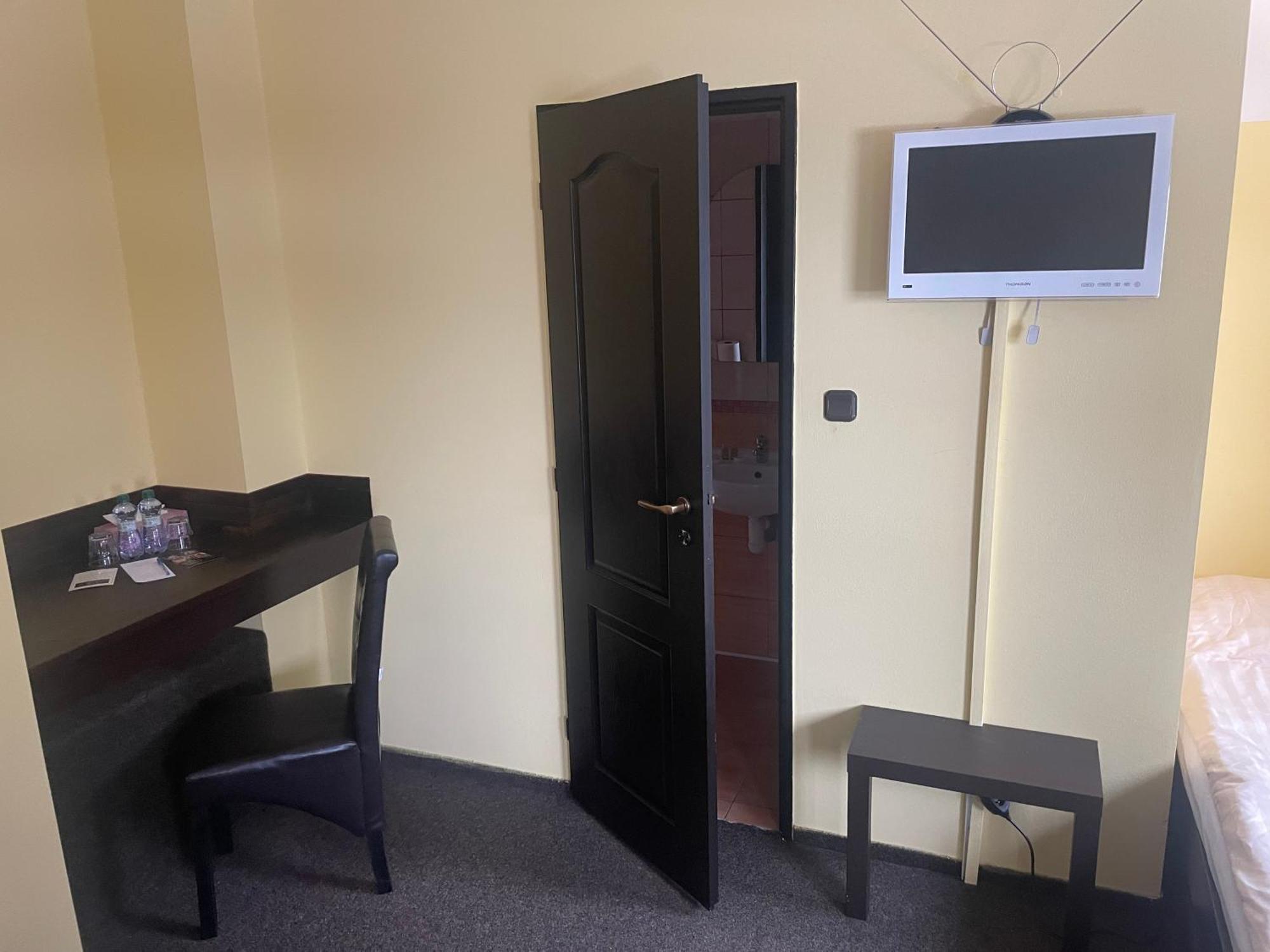 Hotel Lovecky Zamecek Orion Либерц Экстерьер фото