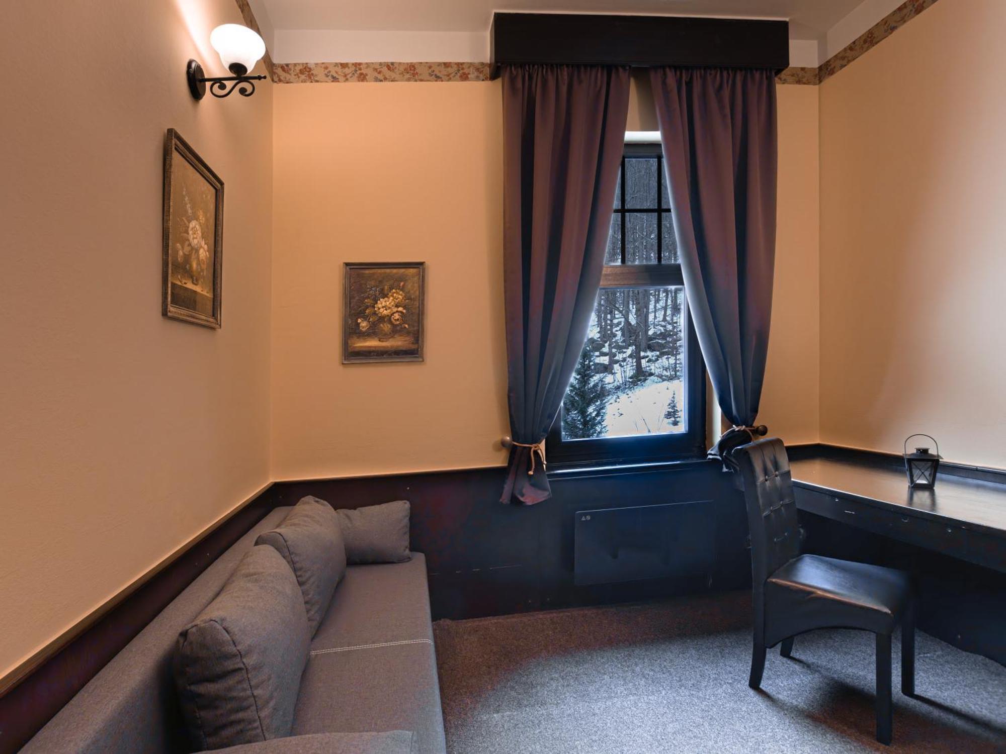 Hotel Lovecky Zamecek Orion Либерц Экстерьер фото