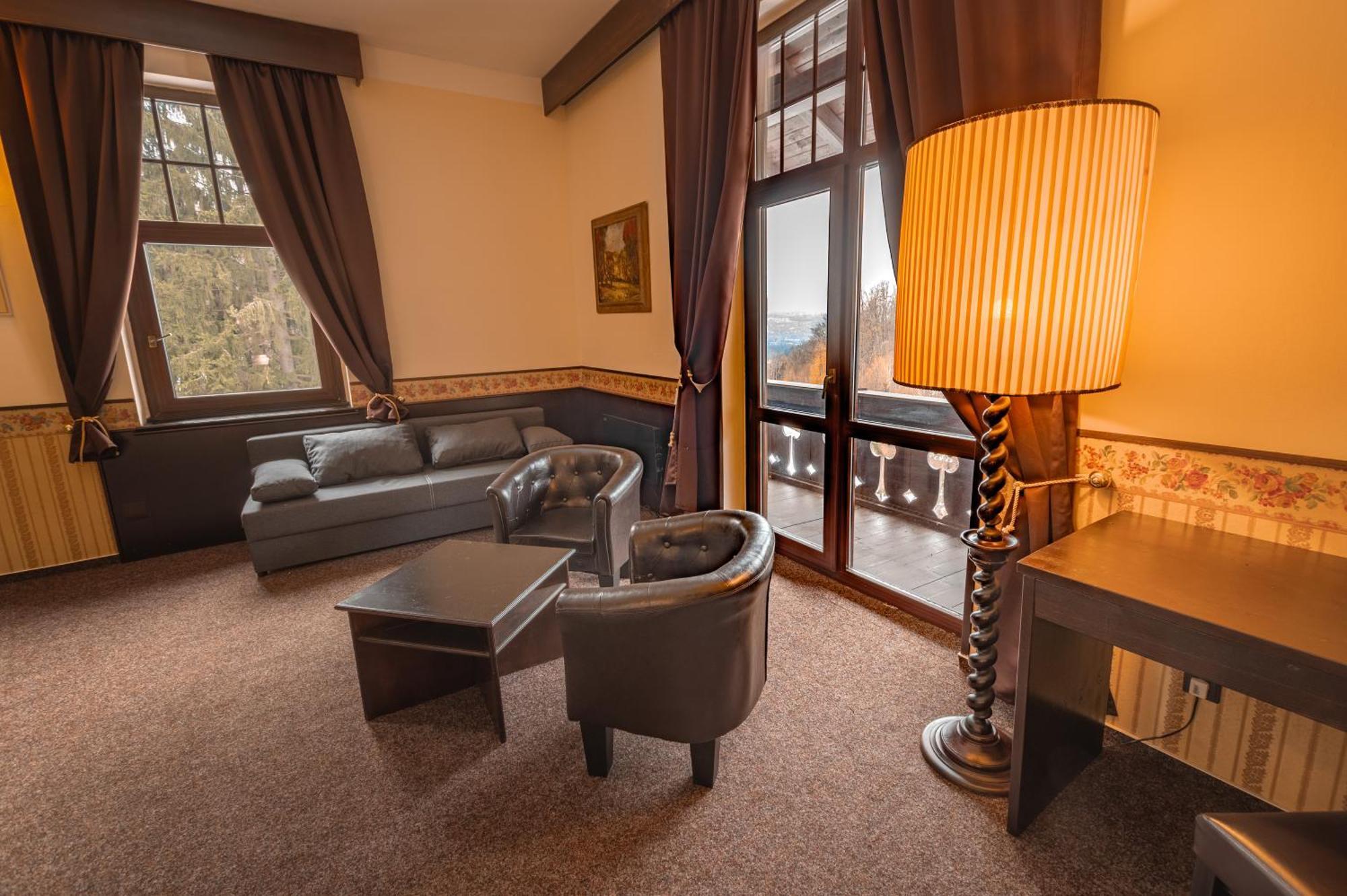 Hotel Lovecky Zamecek Orion Либерц Экстерьер фото