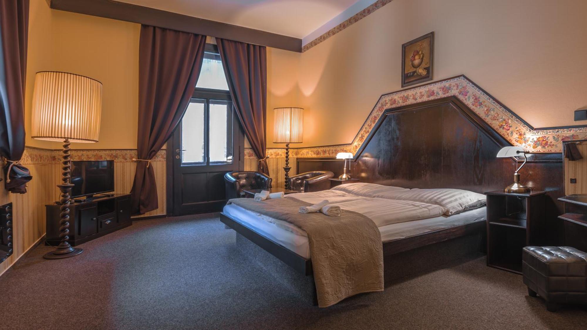 Hotel Lovecky Zamecek Orion Либерц Экстерьер фото
