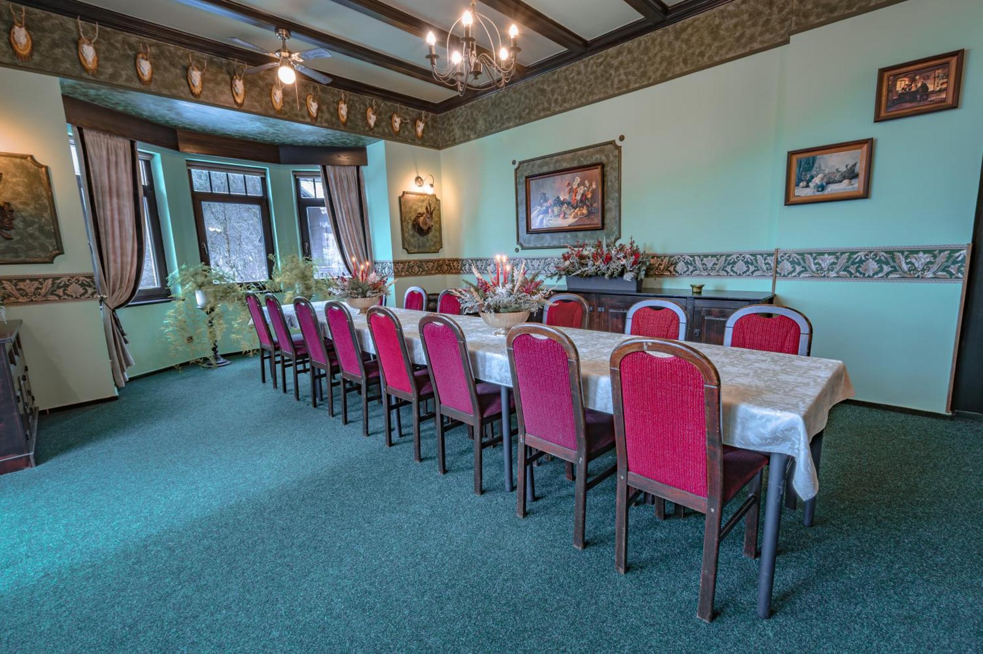 Hotel Lovecky Zamecek Orion Либерц Экстерьер фото