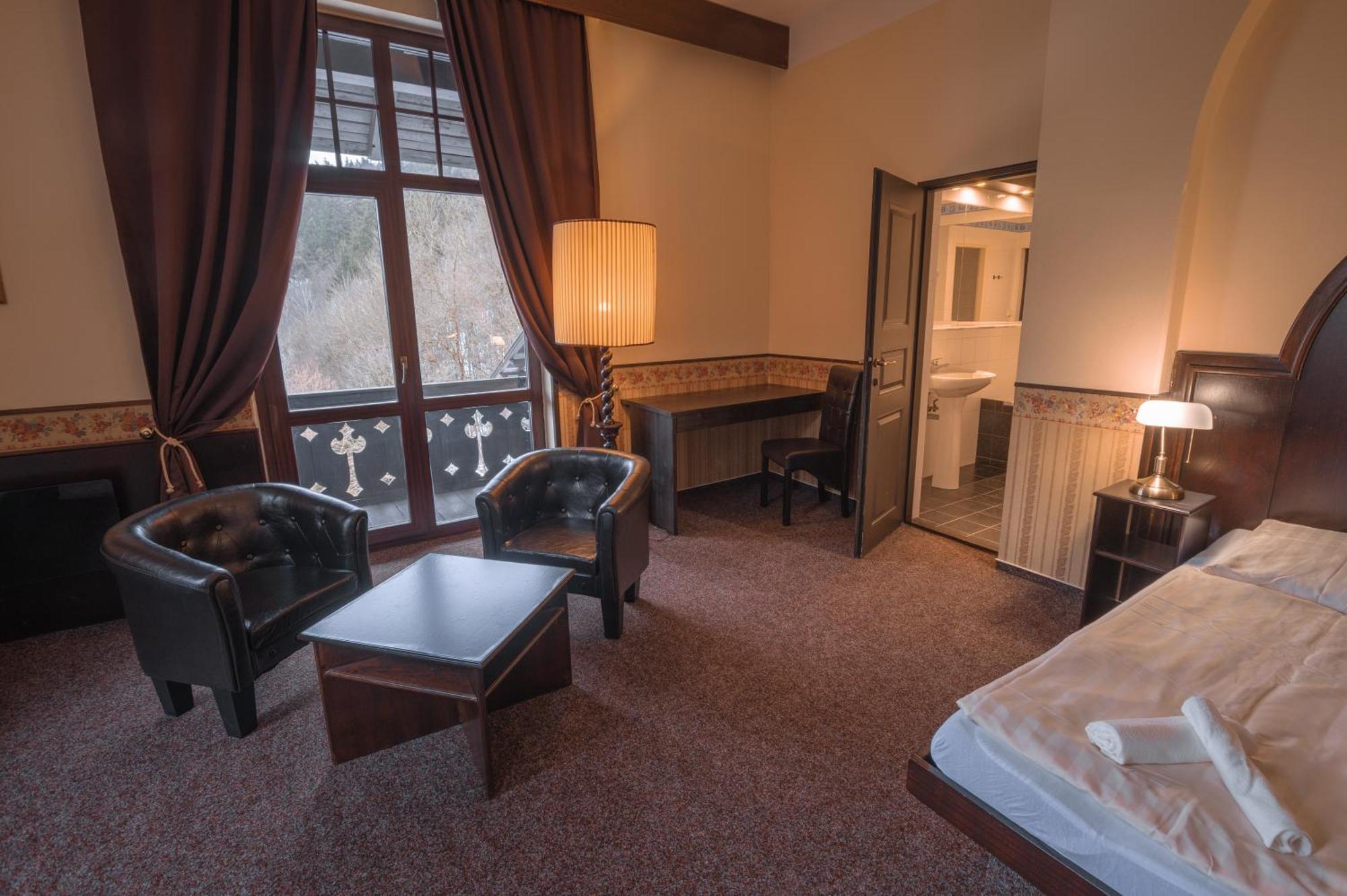 Hotel Lovecky Zamecek Orion Либерц Экстерьер фото